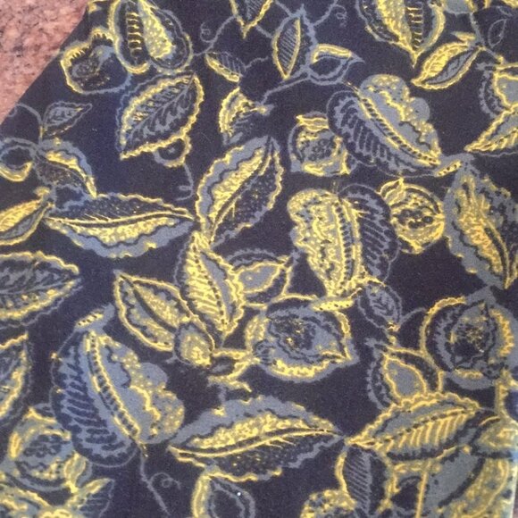 TWEEN NWOT LuLaRoe Leggings EE13 2399 - Picture 2 of 3